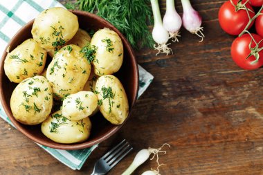 Sebze ile genç patates