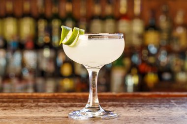 Geleneksel daiquiri kokteyl