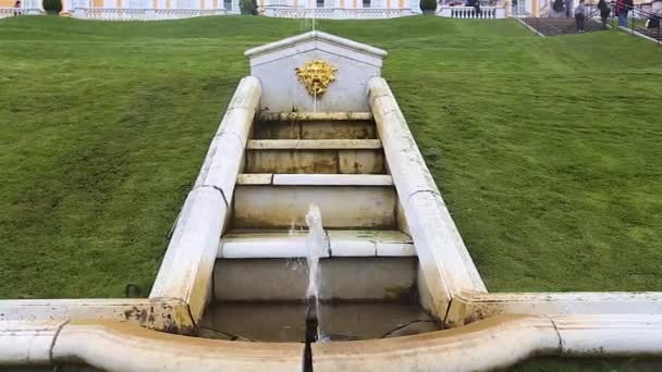 Vecchia fontana a Peterhof — Video Stock