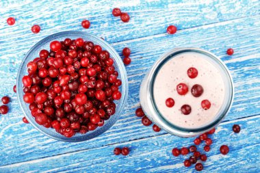 bir bardak kızılcık güler yüzlü