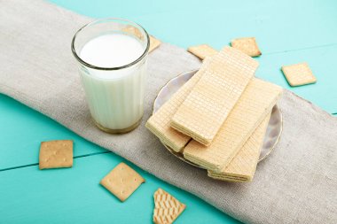 Süt ile gofret. Üstten Görünüm