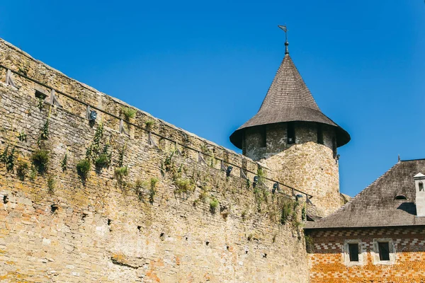 Середньовічна фортеця в Хотин місто Західної України. Частиною w — стокове фото