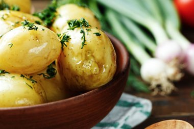 Pişmiş genç patates yakın çekim