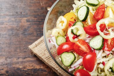 ev yapımı sebze salatası