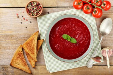 İtalyan domates çorbası