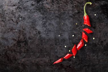 sıcak biber dilimlenmiş