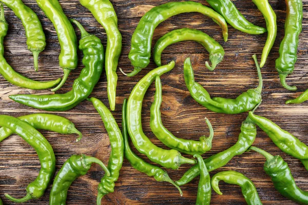 A lot of green chili peppers — Stock Photo, Image