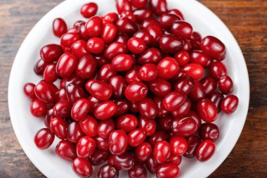 Kızılcık metin yazabileceğiniz bir tabak içinde