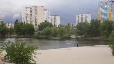 Göl konut arka plan üzerinde