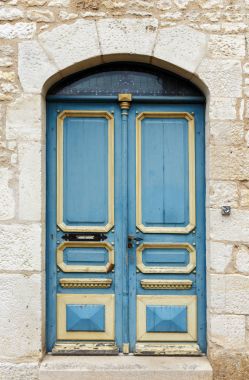 Eski panjurlar kapalı