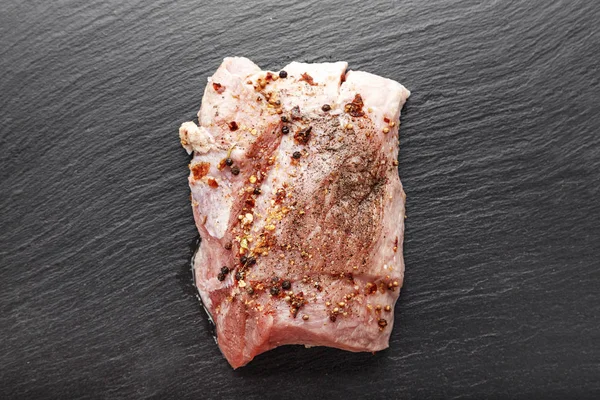 Baharat ile mermer et