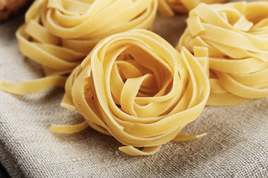 ham İtalyan tagliatelle Yapıştır
