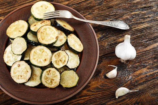 Fatias fritas de abobrinha refeição vegetariana — Fotografia de Stock