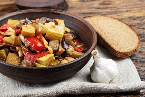 Sebze Güveç. Üstten Görünüm