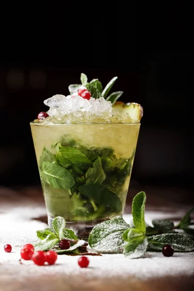 Cocktail mojito avec glace — Photo
