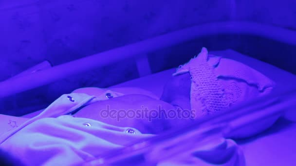 Світлолікування для новонародженого — стокове відео