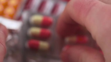 tablet blister dışarı sıkar