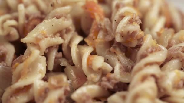 Pasta with minced meat in Italian — Stock Video