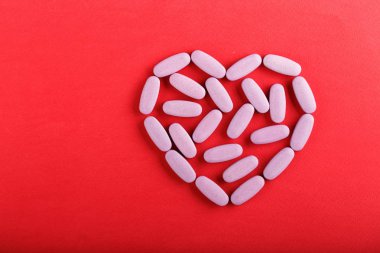 bir kalp dağılmış hapları