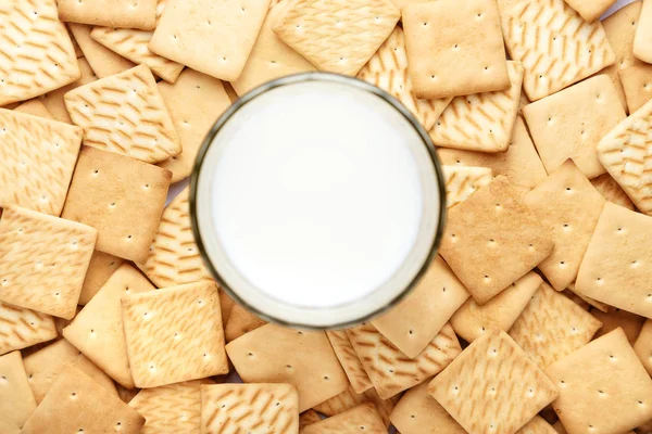 Крекеры с молоком — стоковое фото