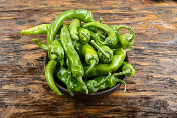 Hot green peppers — Stock Photo, Image