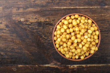 Deniz topalak bir tabak içinde. metin için yer. Üstten Görünüm