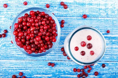 Kızılcık ve lor kokteyl