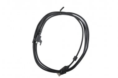 USB kablosunu izole üzerinde beyaz arka plan