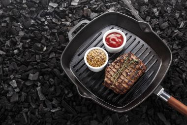 pişmiş biftek ızgara tava