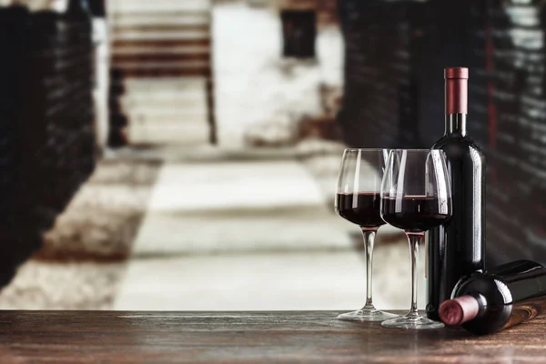 Cata de vinos en la bodega — Foto de Stock