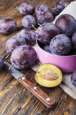 Üstten Görünüm ile olgun Erik.