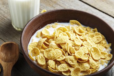 sağlıklı tahıl kahvaltı bir ahşap yüzeye