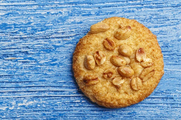 Печиво з арахісом на дерев'яному фоні — стокове фото