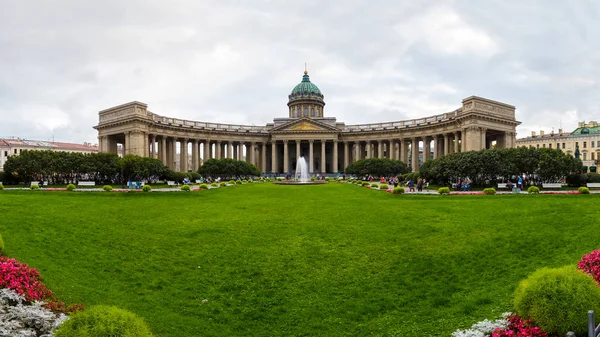 Facade of the Kazan Cathedral in St. Petersburg — Stock Photo, Image