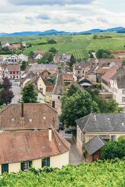 Крыша древней французской деревни — стоковое фото