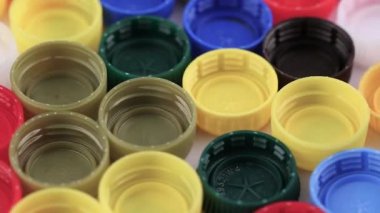 çok renkli plastik kapak caps