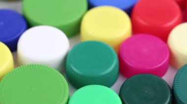 çok renkli plastik kapak caps