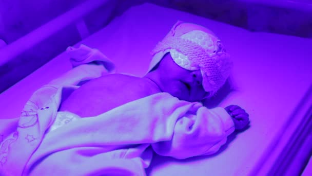 Світлолікування для новонародженого — стокове відео