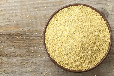 darı tahıl bir kil çanağı