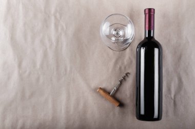 Şarap gri bir arka plan ayarla