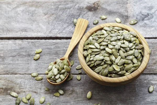 bir sürü kabak çekirdeği