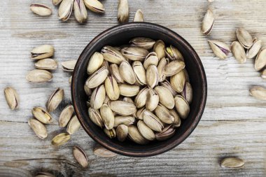 Fıstık bir kil plaka