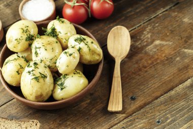 Yaz akşam yemeği ayarla ile patates, sebze, genç o ile yaz