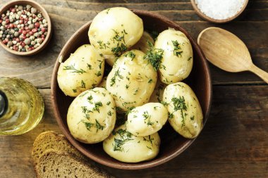 Yaz akşam yemeği ayarla ile patates, sebze, genç o ile yaz