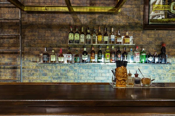 Venta de alcohol en el bar — Foto de Stock