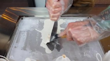 Tay dondurma muz ile