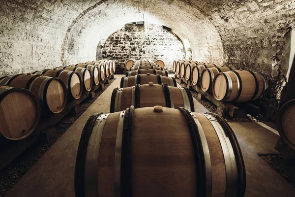 Wine in large barrels — Stock Photo, Image