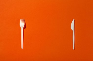 plastik çatal ve bıçak