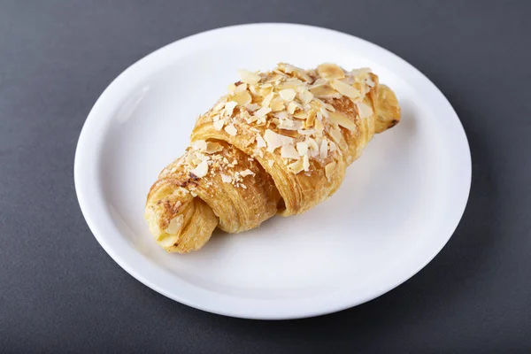 Croissant proaspăt pentru micul dejun — Fotografie, imagine de stoc