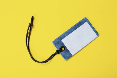 etiketlenmemiş karton etiket